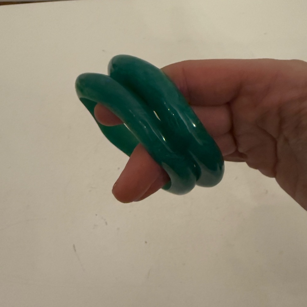 Set of 2 retro green bangles plastic